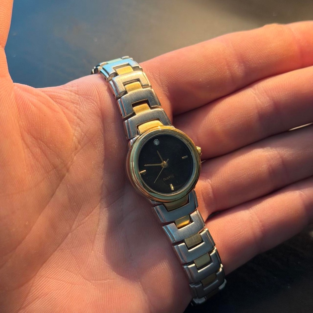Women's basic quartz gold & silver tone stainless steel clasp